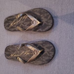 Michael Kors flip flop